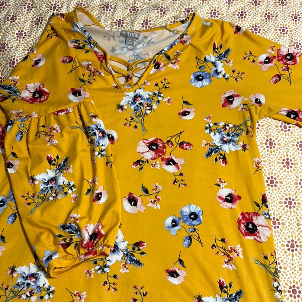 Cute flow top